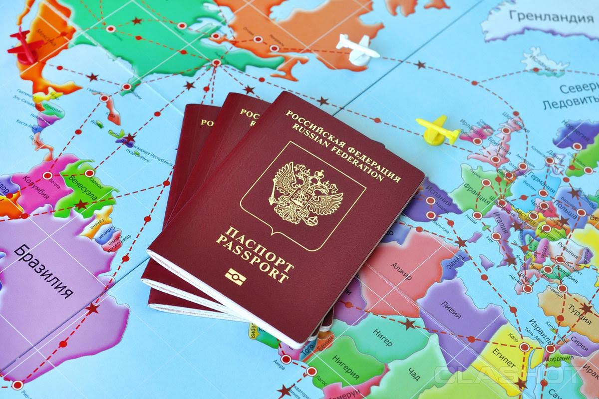 В России резко вырос спрос на загранпаспорта!